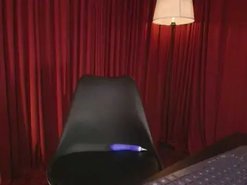 Sharlotte-1  live sex cam
