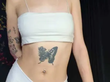 Fluffiebaby  live sex cam
