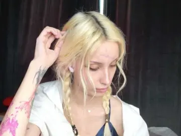 Fluffiebaby  live sex cam
