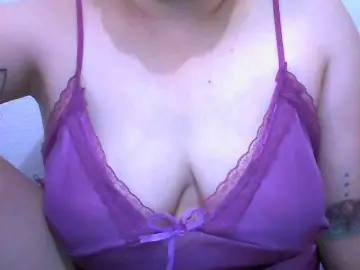 Hotboobies19  live sex cam