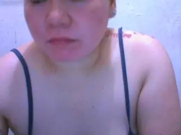 Hotboobies19  live sex cam