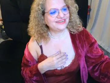 Maggiemilff68  live sex cam