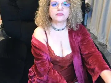 Maggiemilff68  live sex cam