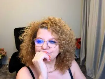 Maggiemilff68  live sex cam
