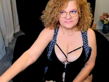 Maggiemilff68  live sex cam