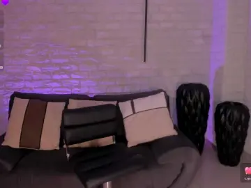 MiaRoberts1  live sex cam