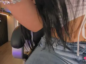 MiaRoberts1  live sex cam