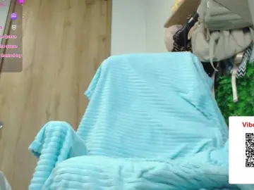 Neereaa  live sex cam