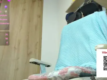 Neereaa  live sex cam