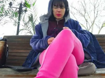 AnnBigLabia  live sex cam