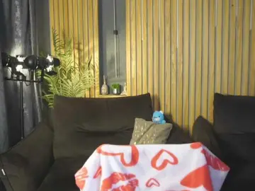 CraveeDoll  live sex cam