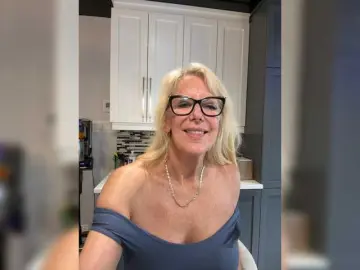 FitCougar  live sex cam