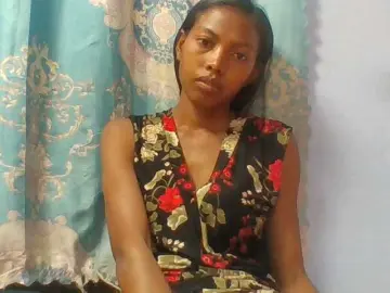 Layah7  live sex cam