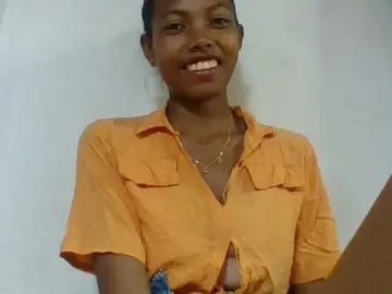 Layah7  live sex cam