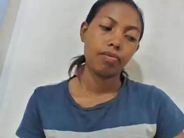 Layah7  live sex cam