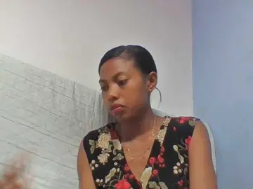 Layah7  live sex cam