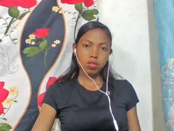 Layah7  live sex cam