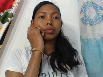 Layah7  live sex cam