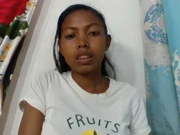 Layah7  live sex cam