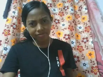 Layah7  live sex cam