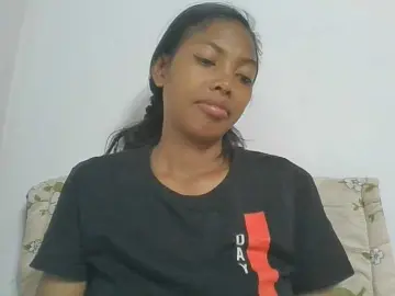 Layah7  live sex cam
