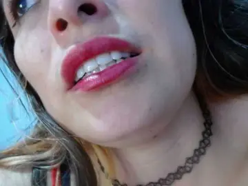 Alexandra-94  live sex cam