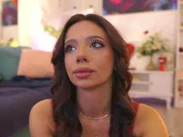 AishaBee  live sex cam