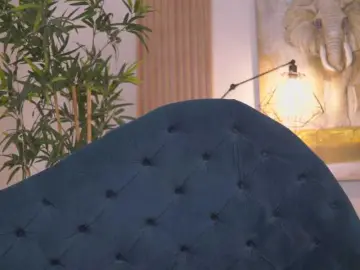 AishaBee  live sex cam