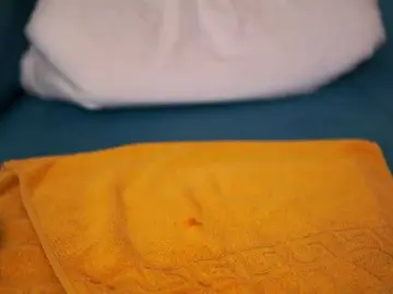 AishaBee  live sex cam