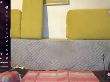 Anasquirt69  live sex cam