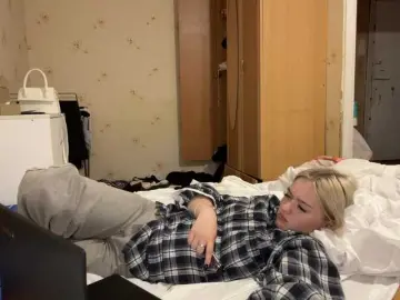 DulcieDrinkall  live sex cam