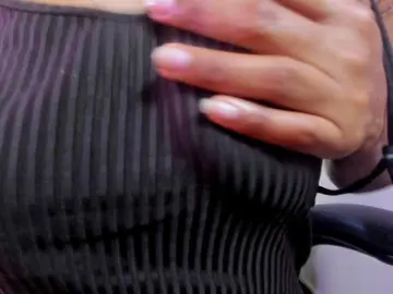 Ellie-Alves  live sex cam