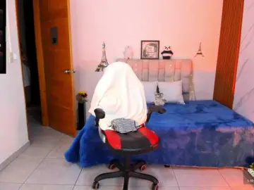 Kittyscoot  live sex cam