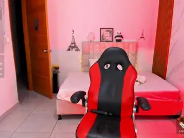 Kittyscoot  live sex cam
