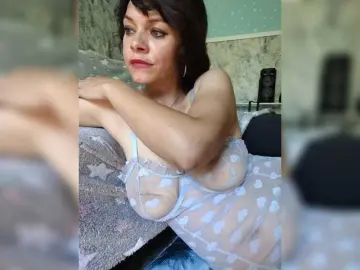 Lois-Lorrie  live sex cam