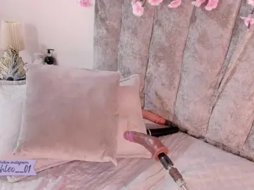 Chloe-  live sex cam