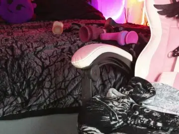 Devilsbride  live sex cam