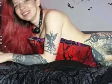 Devilsbride  live sex cam