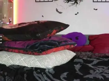 Devilsbride  live sex cam