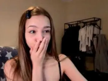 HoneyComfya  live sex cam