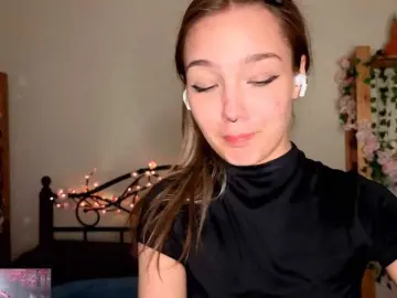 HoneyComfya  live sex cam