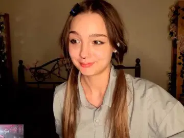 HoneyComfya  live sex cam