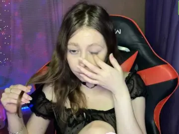 Natural-babe666  live sex cam