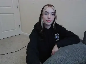 Deepthroatmilf  live sex cam