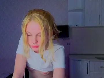 Hi-Kitti  live sex cam