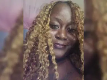 Milkshakebby2  live sex cam