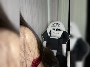 Plutonyashka  live sex cam