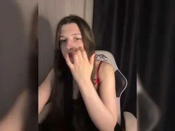 Plutonyashka  live sex cam