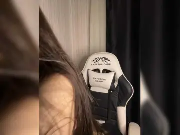 Plutonyashka  live sex cam