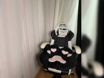 Plutonyashka  live sex cam